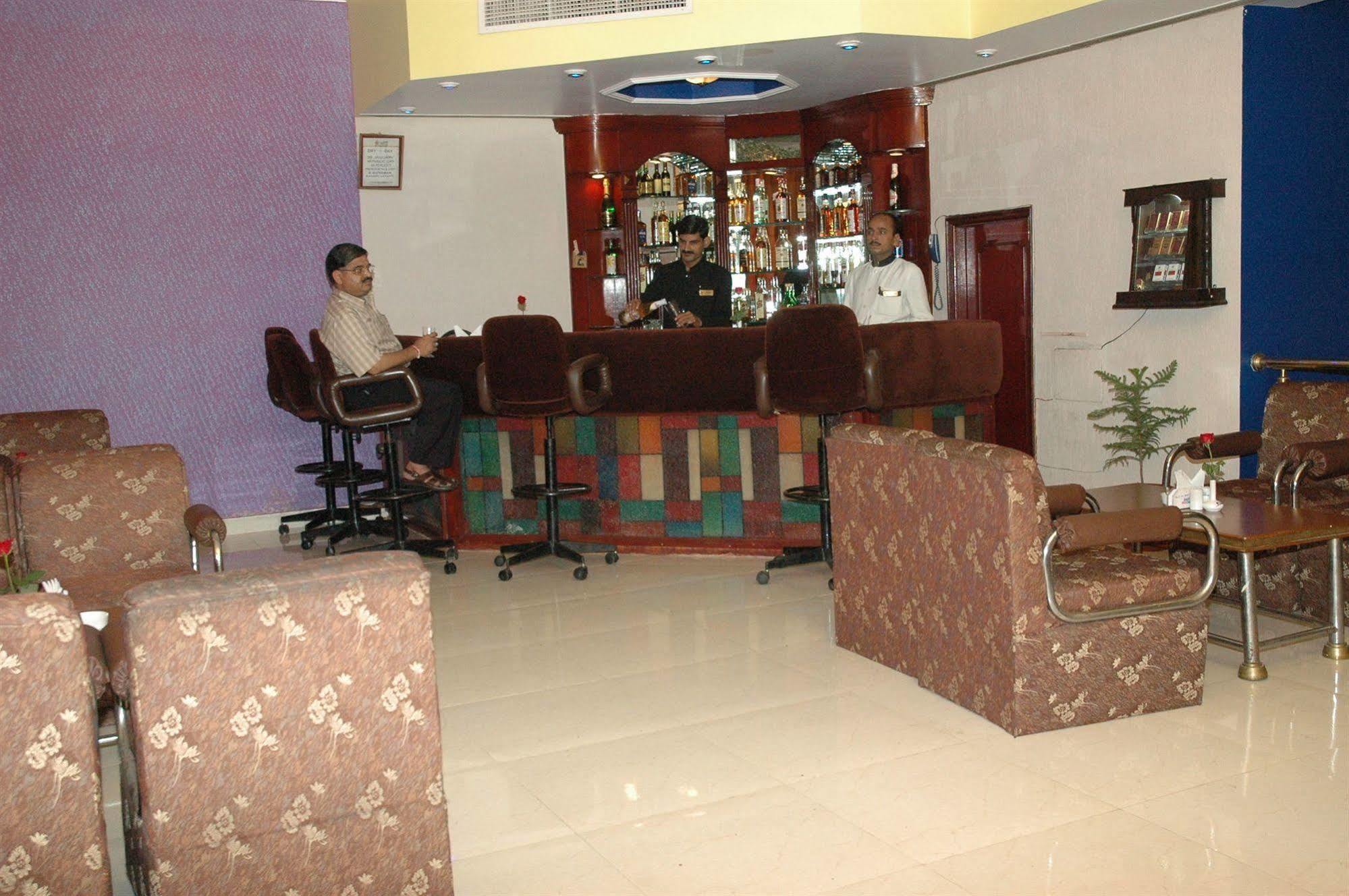Oyo 18814 Hotel Maya International Jaipur Extérieur photo