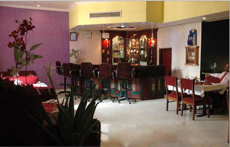 Oyo 18814 Hotel Maya International Jaipur Extérieur photo