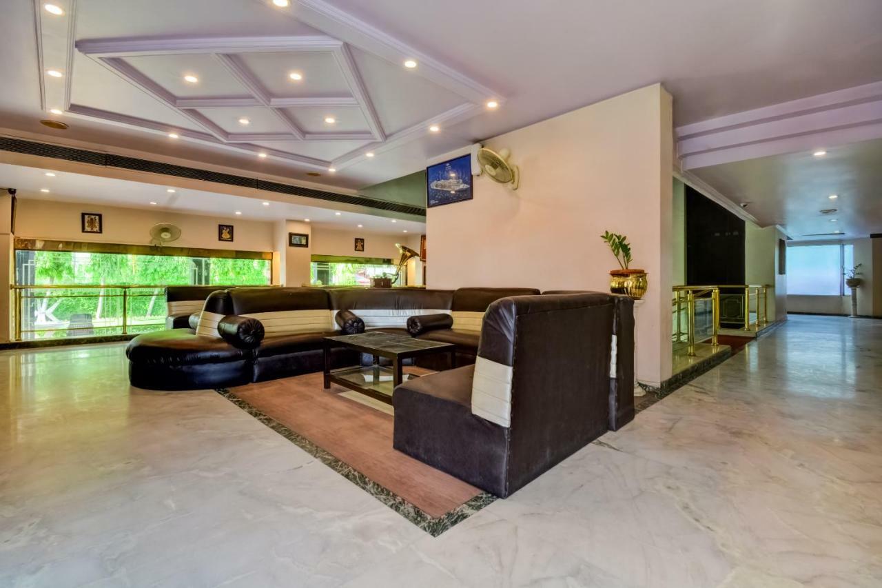 Oyo 18814 Hotel Maya International Jaipur Extérieur photo
