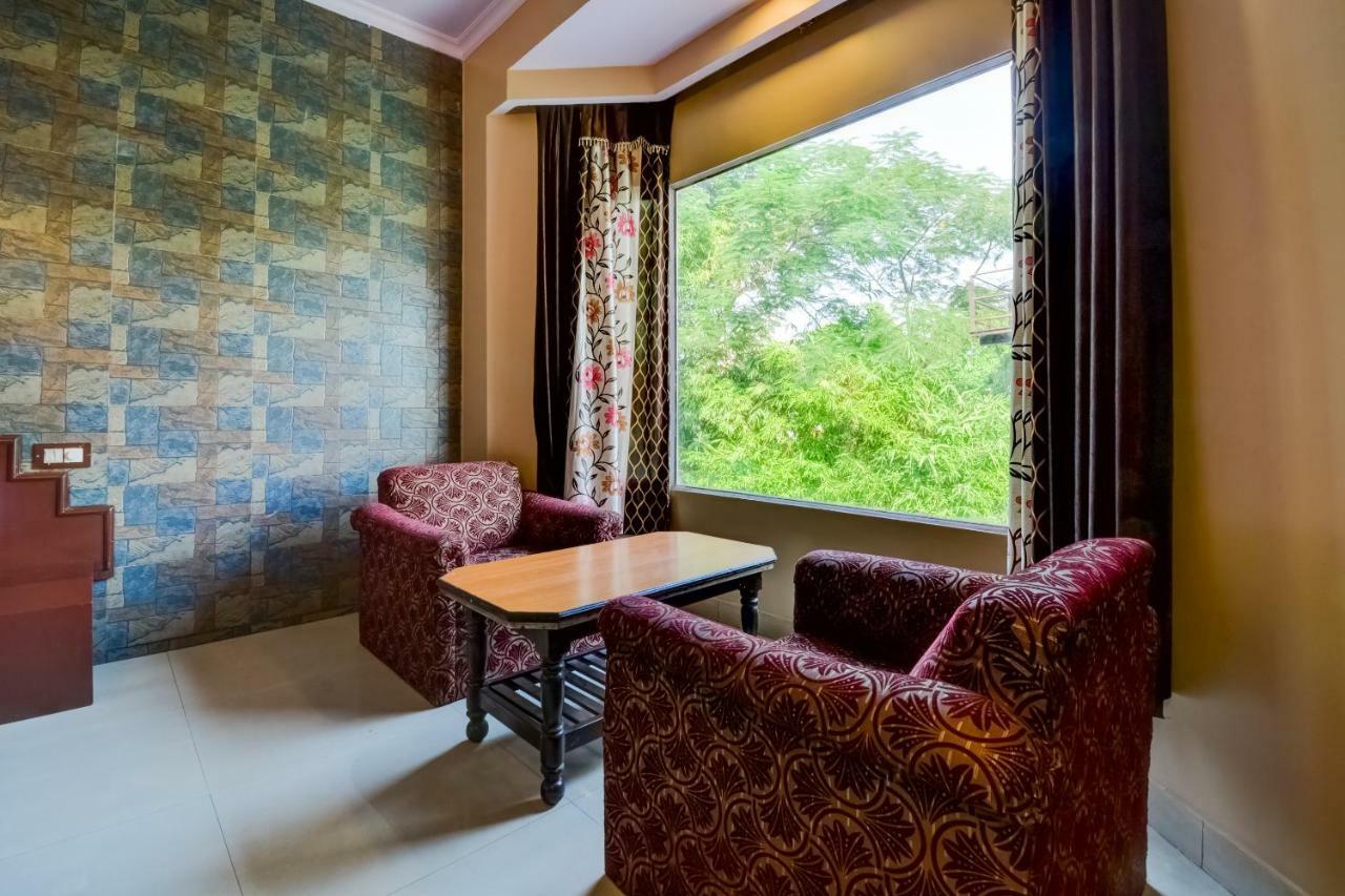 Oyo 18814 Hotel Maya International Jaipur Extérieur photo