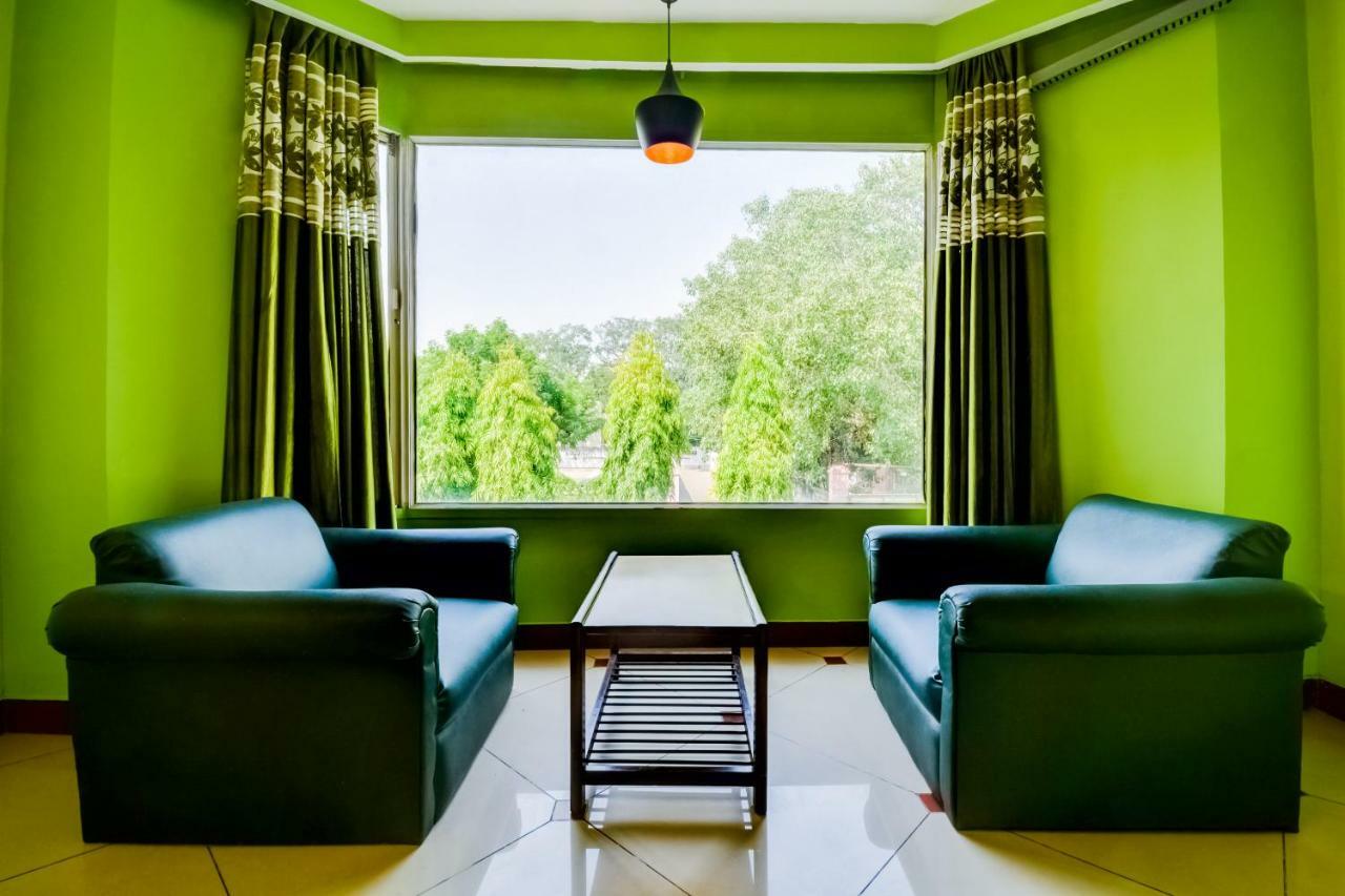 Oyo 18814 Hotel Maya International Jaipur Extérieur photo